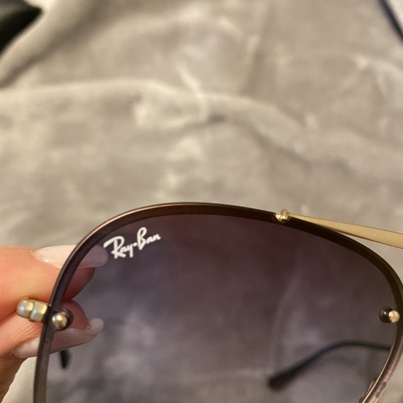 Rayban blue lense gold frame aviator sunglasses with case - Picture 5 of 6